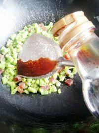 腊肠炒豆角的做法步骤7