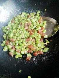 腊肠炒豆角的做法步骤8