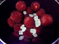 冰糖杨梅饮的做法步骤2