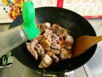 胡萝卜烧排骨的做法步骤7