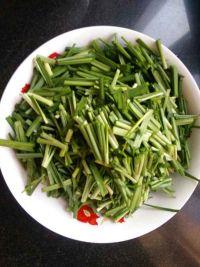 韭菜炒鸡蛋的做法步骤1