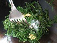 韭菜炒鸡蛋的做法步骤7