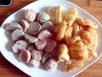 丸子鱼腐菌菇煲的做法步骤2