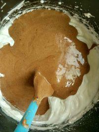 八寸可可戚风蛋糕的做法步骤6