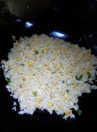 黄金蛋炒饭的做法步骤7