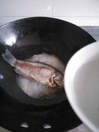 豆腐烧鱼的做法步骤5