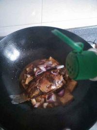 豆腐烧鱼的做法步骤10