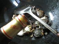 炒膏蟹的做法步骤3