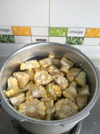 田园青豆排骨汤的做法步骤3