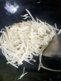 仔姜肉丝的做法步骤4