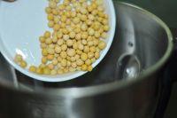 杏仁大米豆浆的做法步骤2