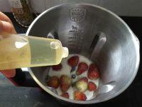 草莓汁的做法步骤4