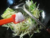 尖椒韭菜芽炒绿豆芽的做法步骤6