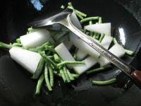 榨菜丝带豆煮冬瓜的做法步骤2