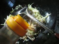 韭菜芽炒千张的做法步骤5