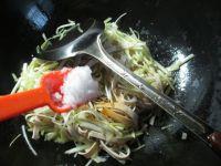 韭菜芽炒千张的做法步骤6