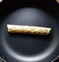 黑芝麻香酥蛋卷的做法步骤10